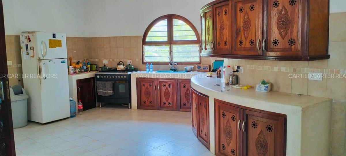 4 Bed Villa with En Suite in Watamu - 17