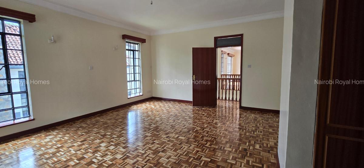 4 Bed Townhouse with En Suite at Lavington Green - 13