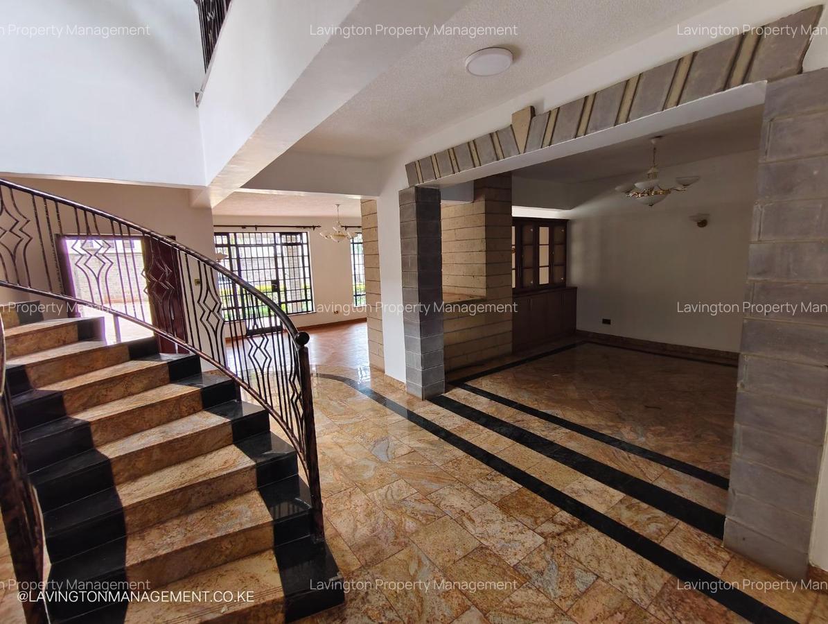 5 Bed Townhouse with En Suite at Lavington - 4