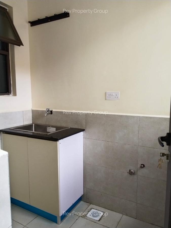 2 Bed Apartment with En Suite in Kilimani - 16