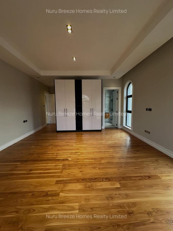 5 Bed Townhouse with En Suite in Loresho - 12