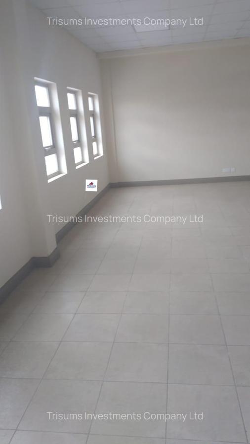 8,500 ft² Warehouse with Fibre Internet in Industrial Area - 5