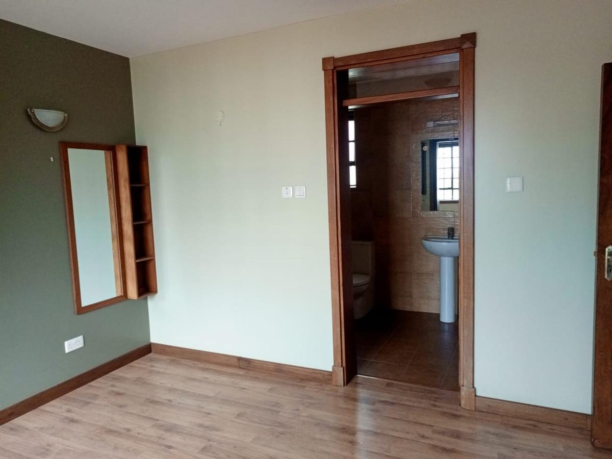 4 Bed Apartment with En Suite in General Mathenge - 11