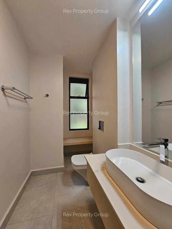 5 Bed Townhouse with En Suite in Lavington - 7