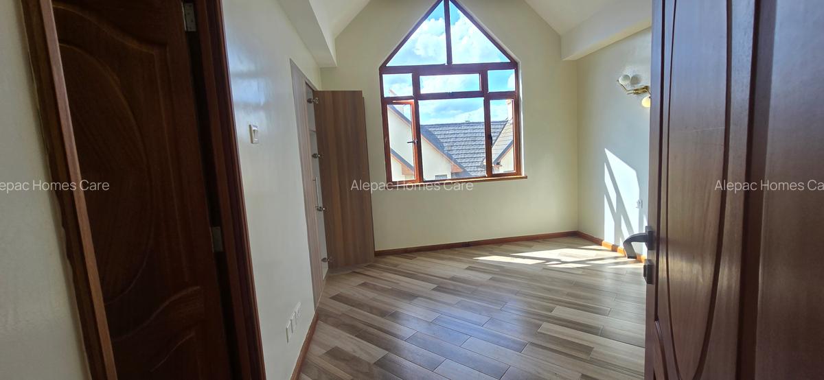 5 Bed Townhouse with En Suite at Eastern Bypass - 6