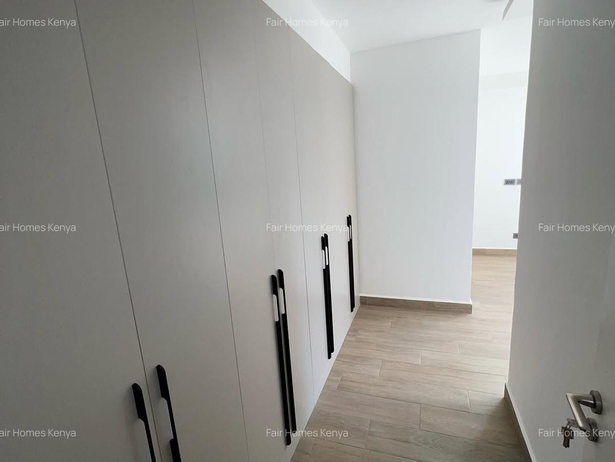 3 Bed Apartment with En Suite at Riverside Drive - 10