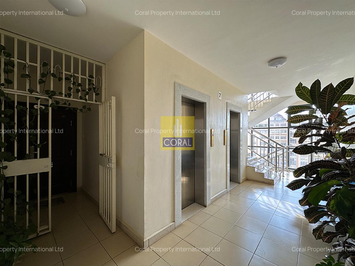 3 Bed Apartment in Brookside - 12