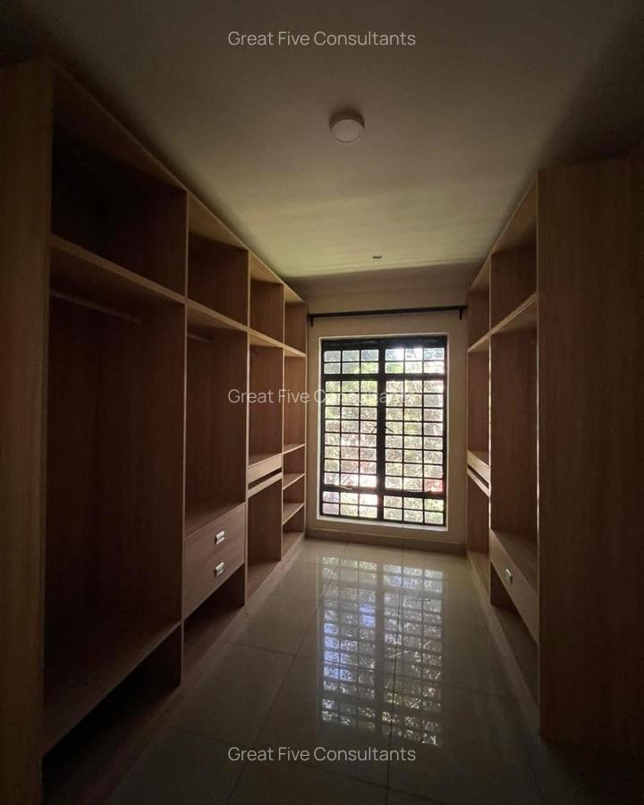 5 Bed Villa with En Suite in Lavington - 9