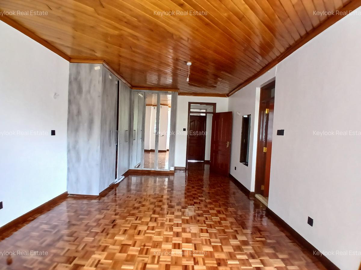 4 Bed Townhouse with En Suite at Lavington - 16