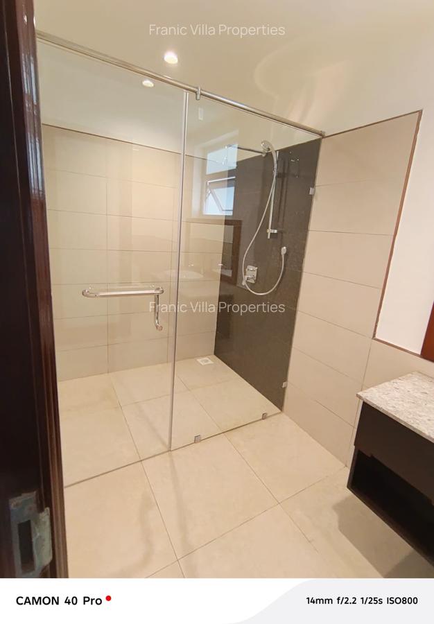 5 Bed House with En Suite at Runda - 20