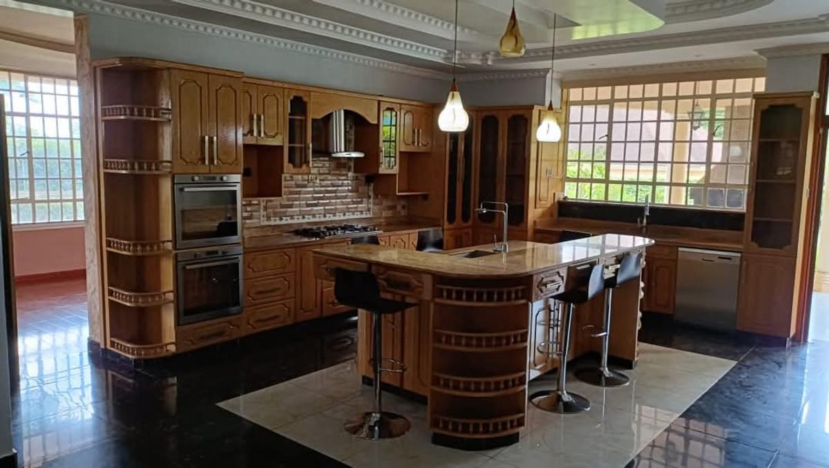 5 Bed House with En Suite in Runda - 15