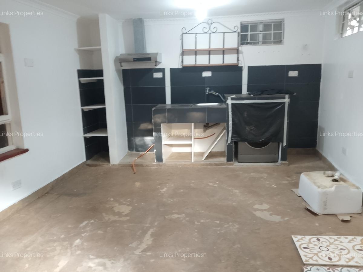 1 Bed House with En Suite at Karen - 3