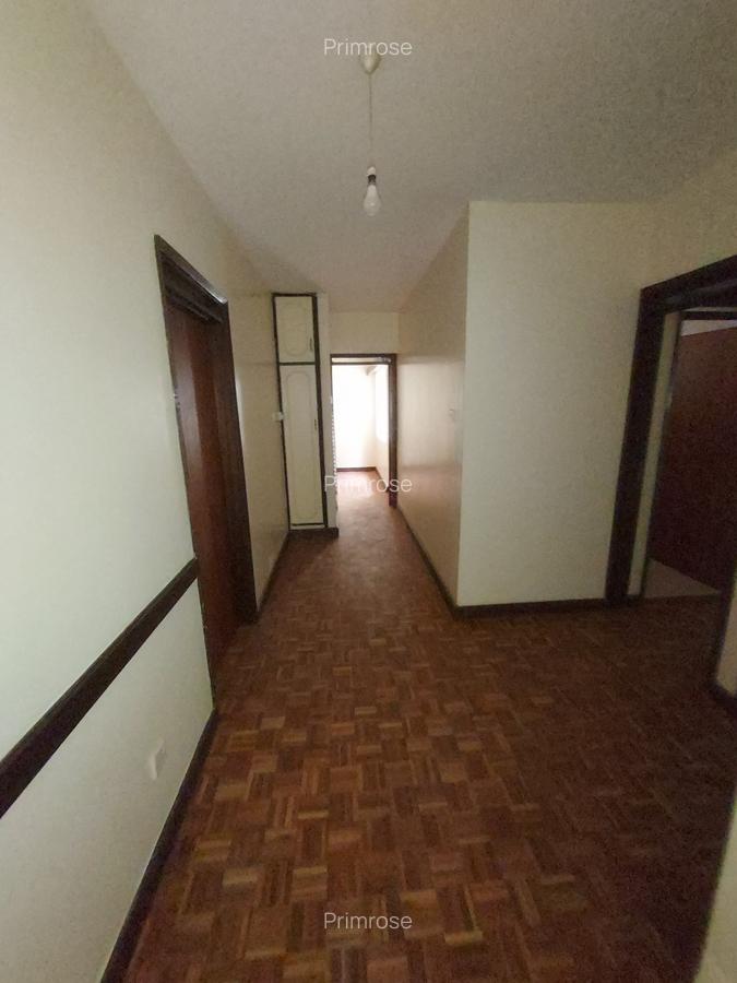 4 Bed Townhouse with En Suite in Spring Valley - 11