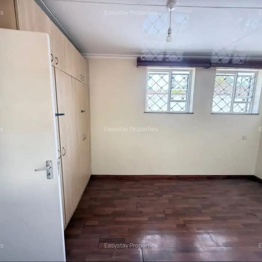 3 Bed House with En Suite in Lavington - 7