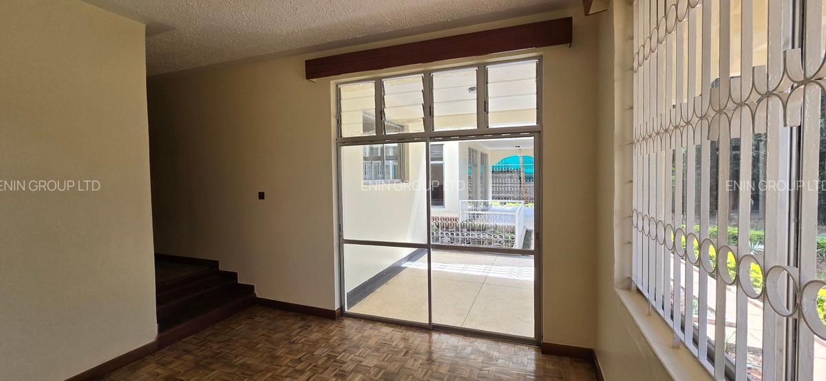 5 Bed House with En Suite at Nyari Central - 5