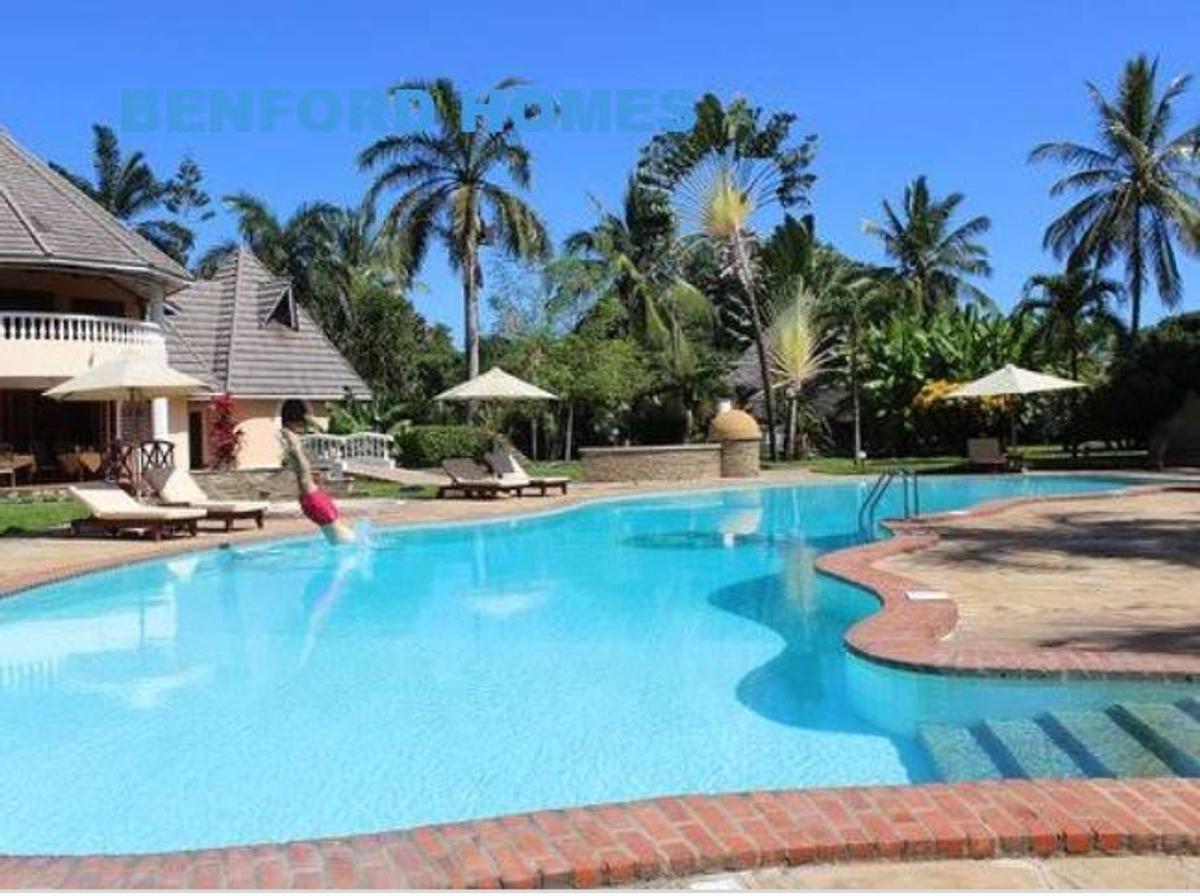 6 Bed Villa in Diani - 5