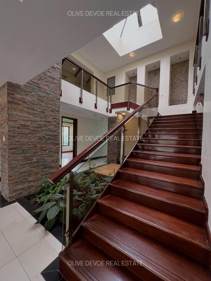 5 Bed Townhouse with En Suite in Karen - 10