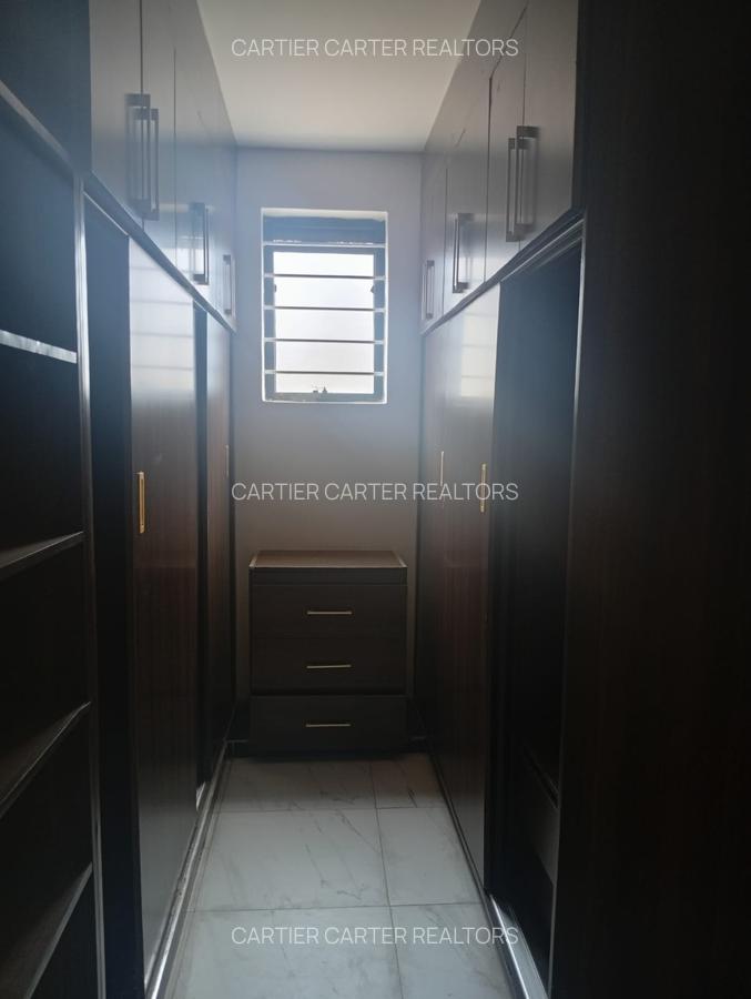 5 Bed House with En Suite in Garden Estate - 9