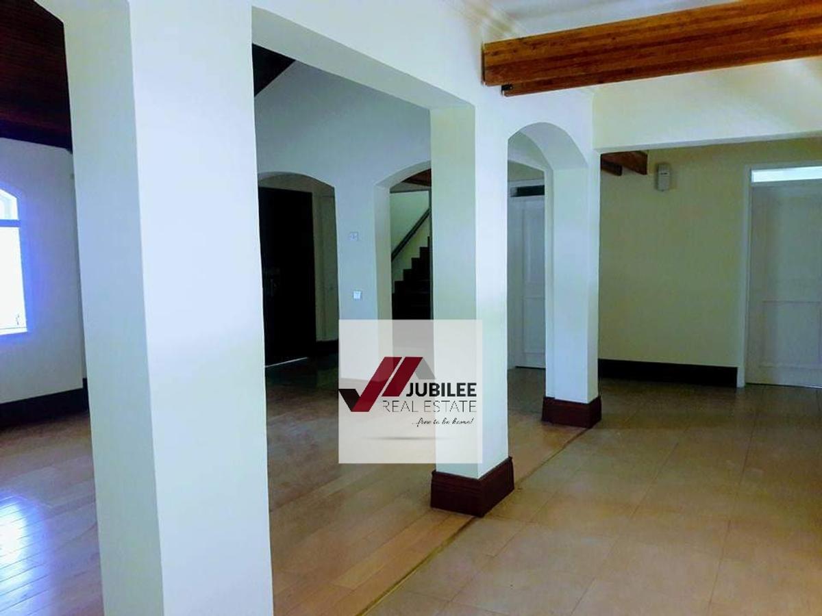 4 Bed Townhouse with En Suite in Kitisuru - 12