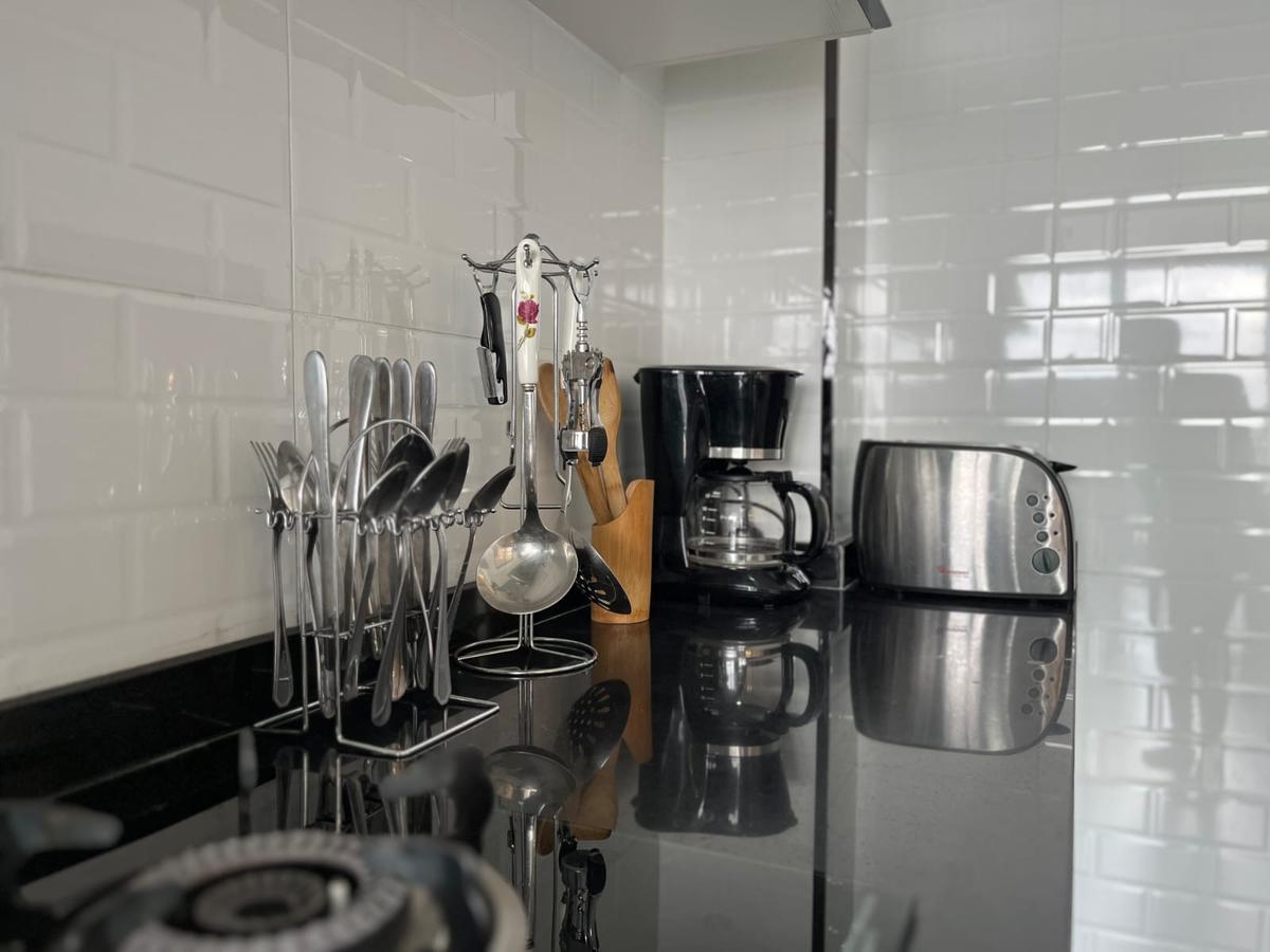 Serviced 2 Bed Apartment with En Suite at Wood Avenue - 4