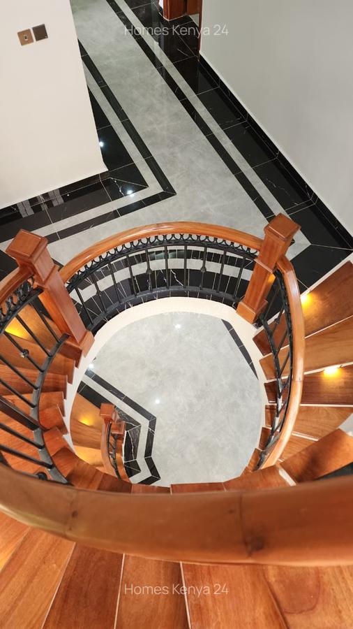 5 Bed House in Runda - 7