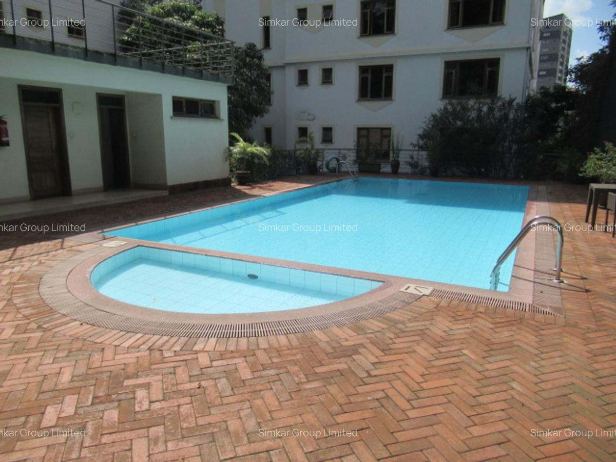 3 Bed Apartment with En Suite at Riverside Drive - 3