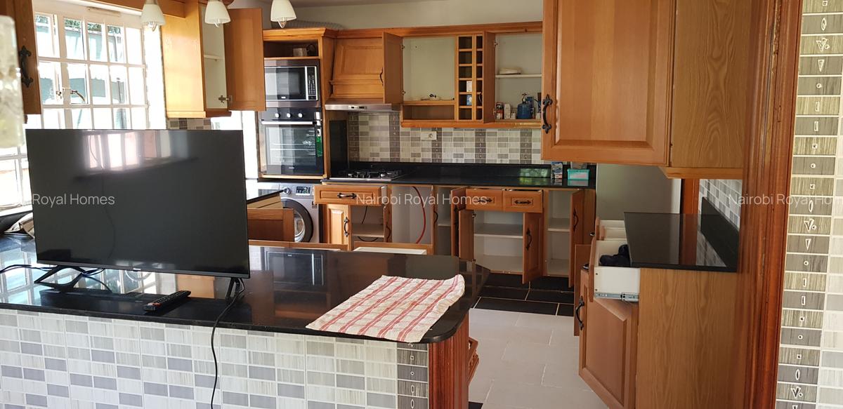 5 Bed Townhouse with En Suite at Gichugu Road - 11