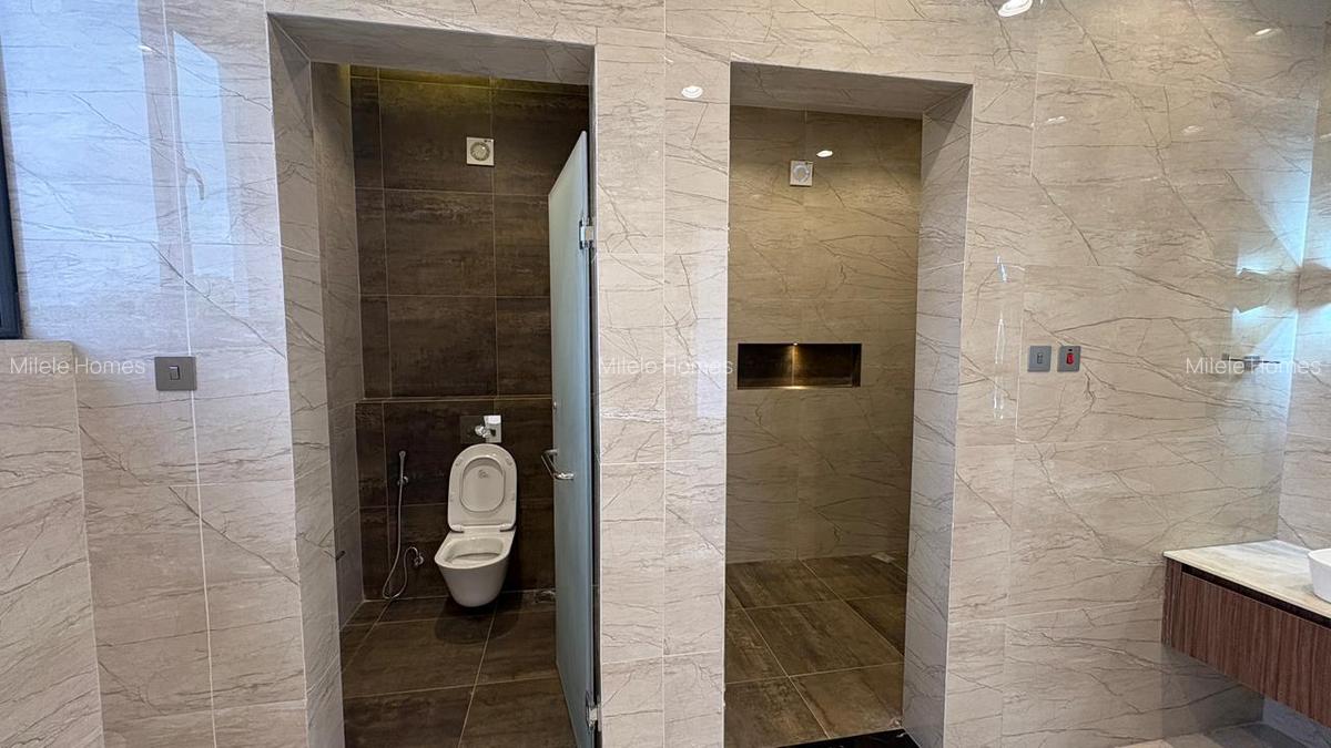5 Bed Villa with En Suite in Lavington - 5