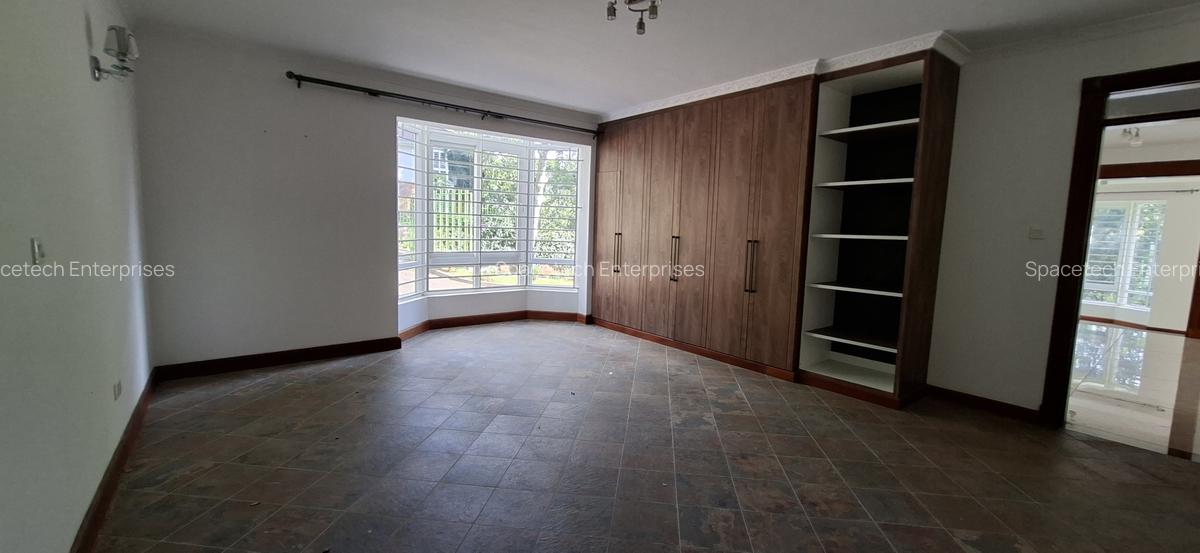 5 Bed Townhouse with En Suite in Rosslyn - 9