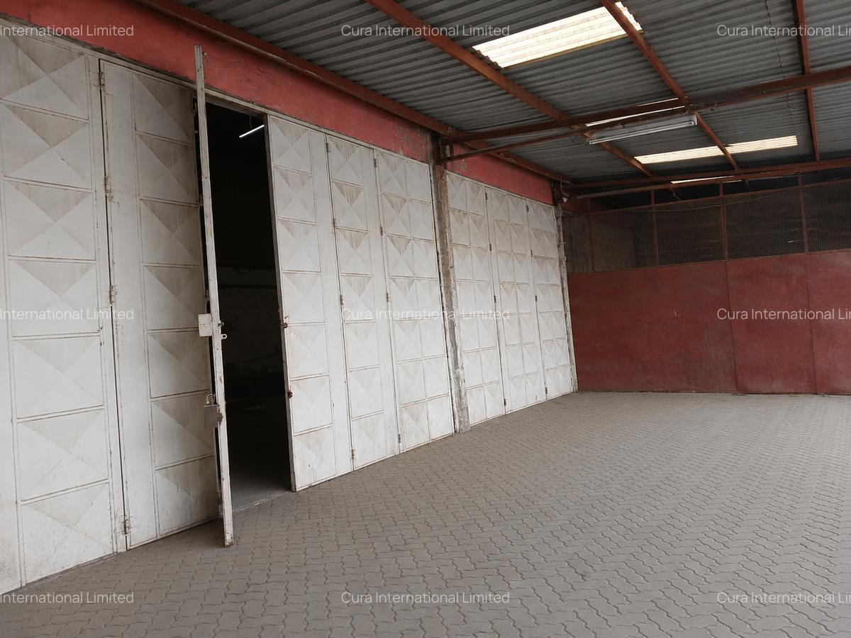10,000 ft² Warehouse in Industrial Area - 4
