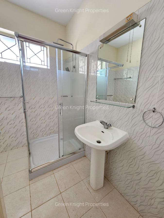 5 Bed House with En Suite in Gigiri - 8