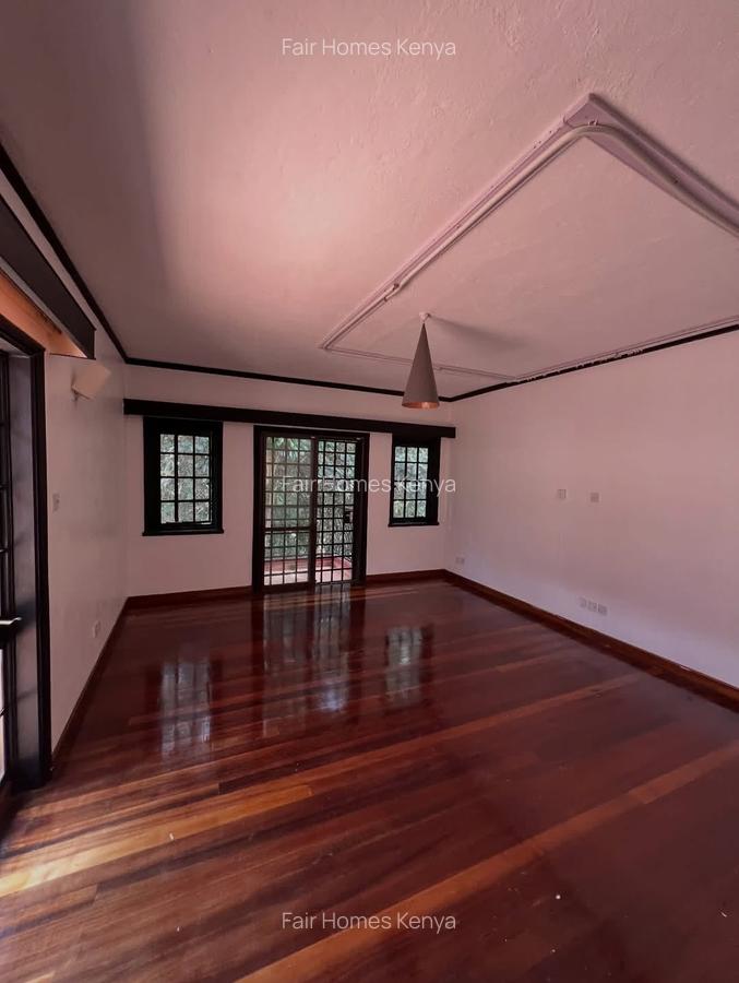 4 Bed Townhouse with En Suite at Riverside Drive - 13