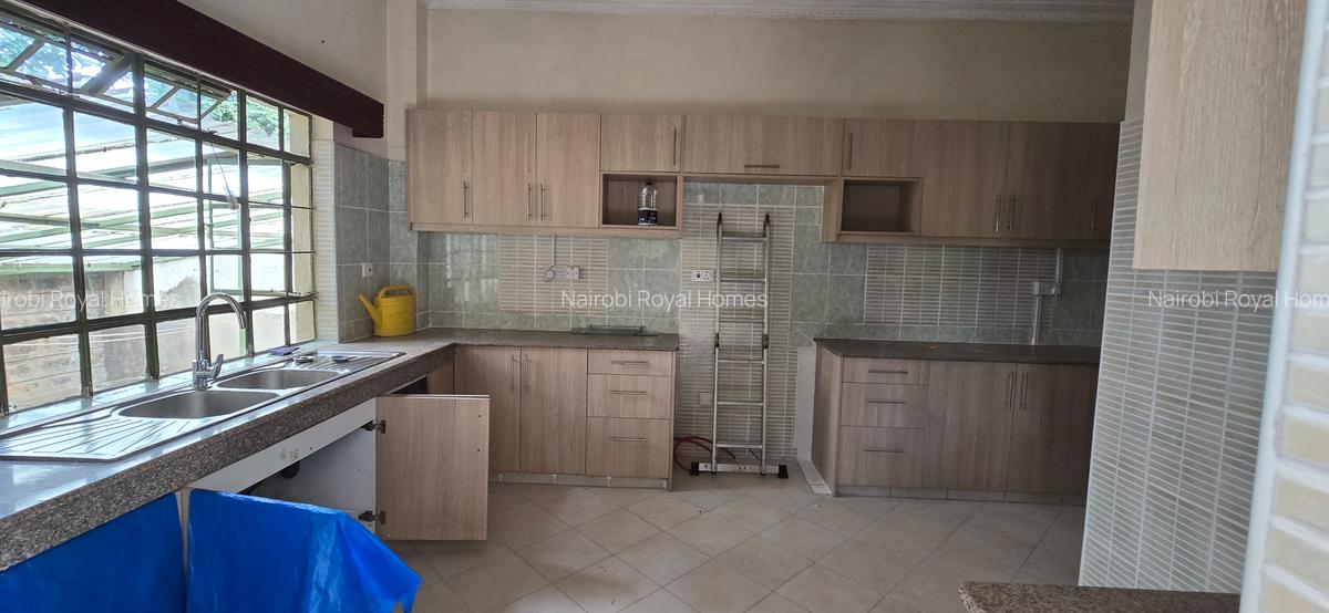 4 Bed Townhouse with En Suite at Chalbi Drive - 5