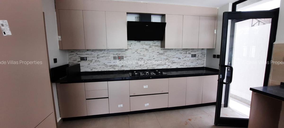 4 Bed Townhouse with En Suite in Lavington - 3