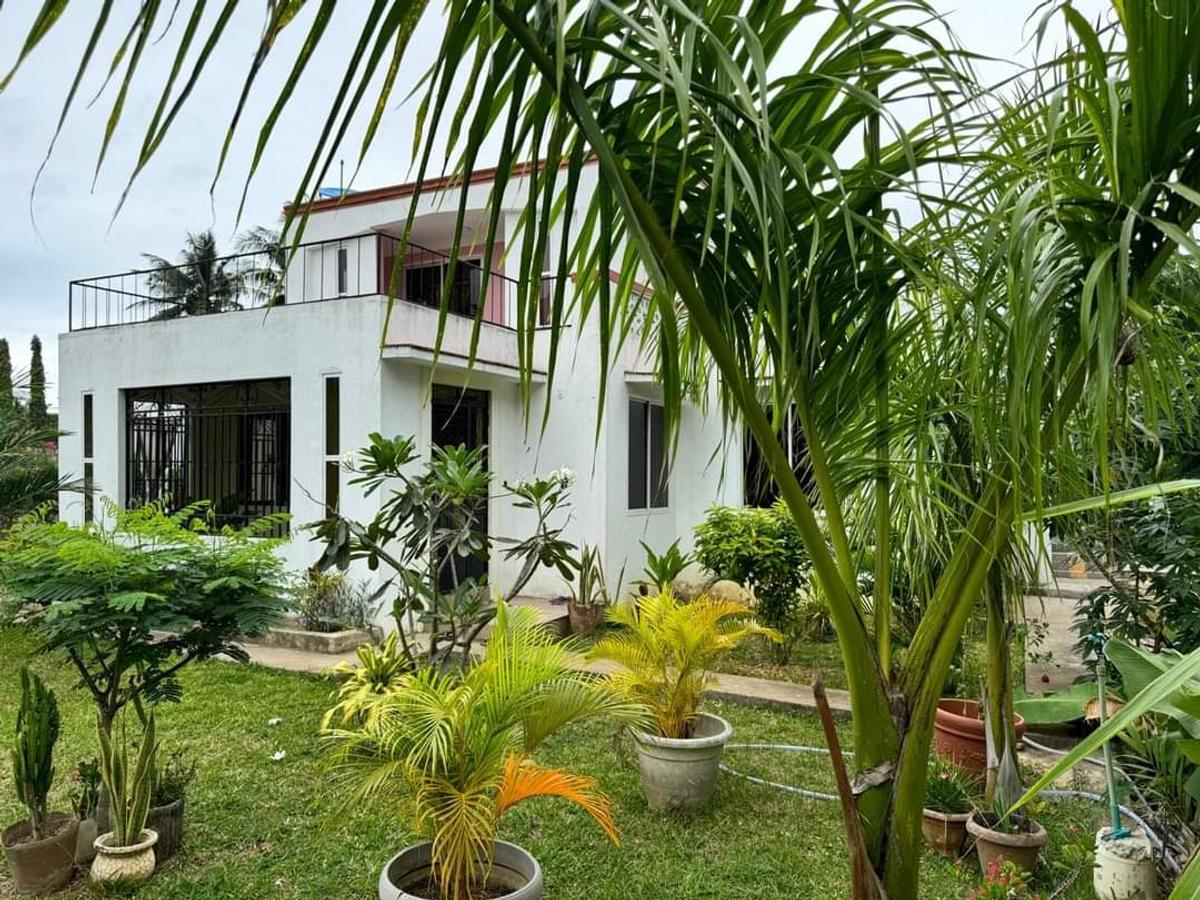 3 Bed Villa with En Suite at Mtwapa Donya - 1