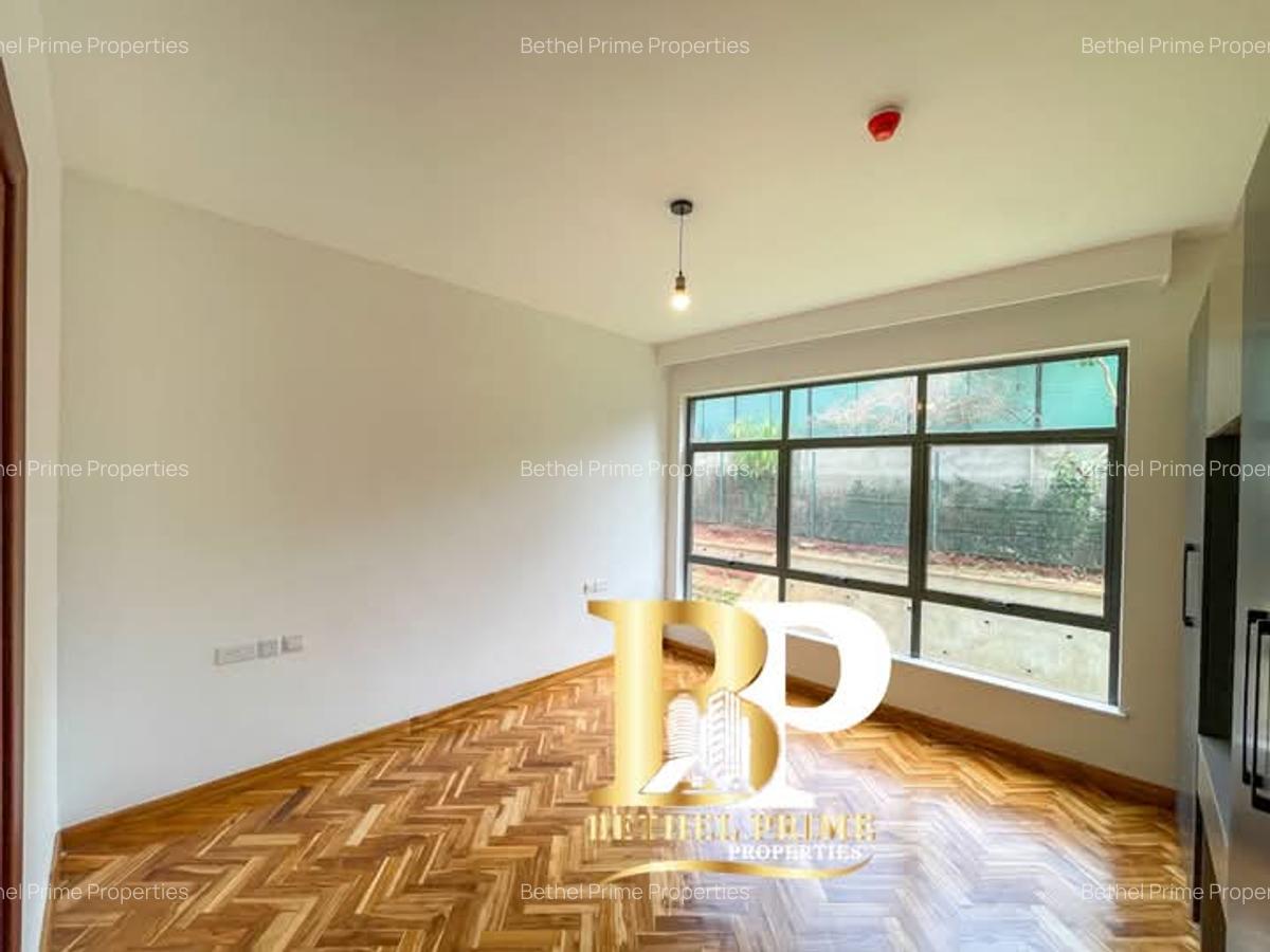 4 Bed Townhouse with En Suite in Rosslyn - 10