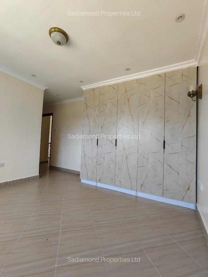 4 Bed House with En Suite in Karen - 2