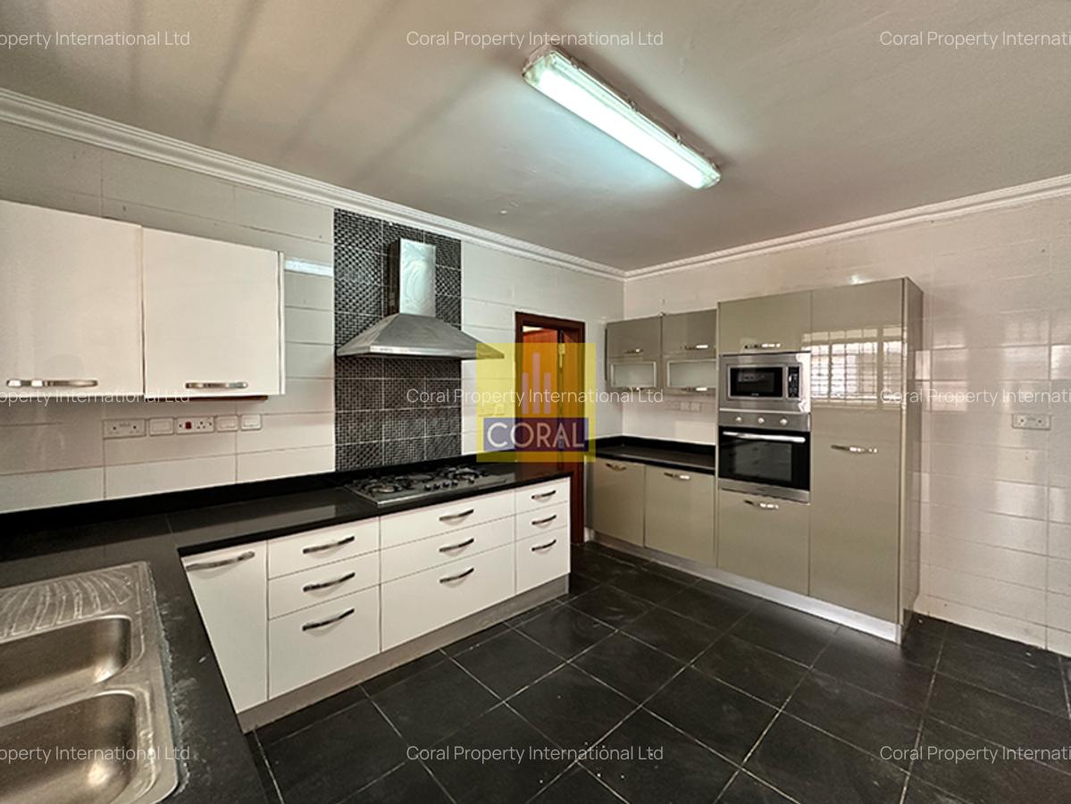 3 Bed Apartment in Parklands - 4