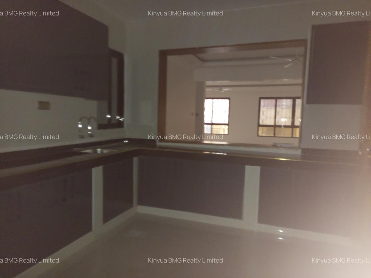 3 Bed Apartment with En Suite in Mombasa CBD - 2