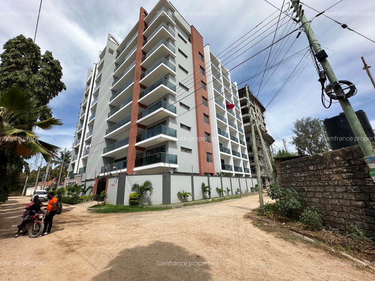 Serviced 3 Bed Apartment with En Suite at Go Khart - 3