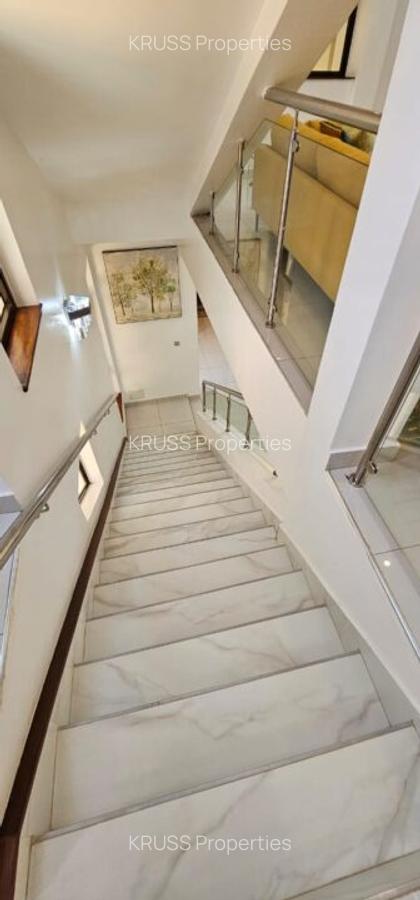 6 Bed House with En Suite at Hr92 - 12