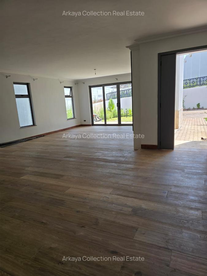 5 Bed Townhouse with En Suite in Lavington - 4