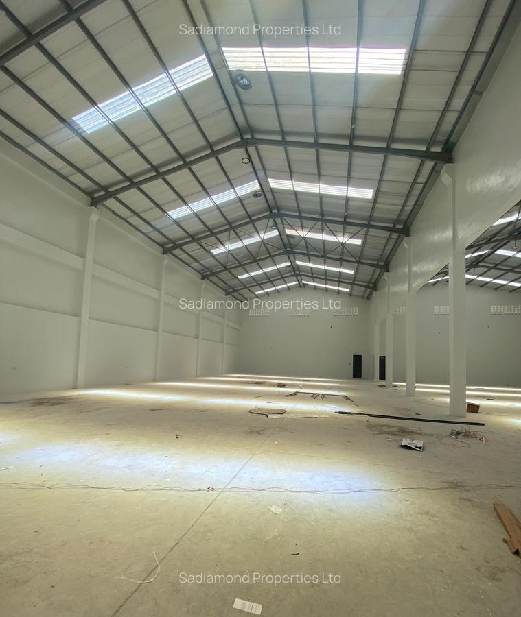 10,000 ft² Warehouse with Parking in Athi River - 5