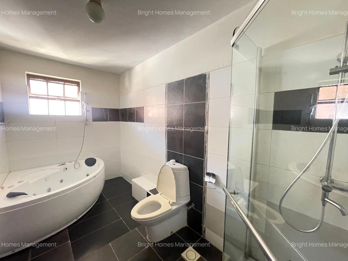 5 Bed Townhouse with En Suite in Lavington - 7