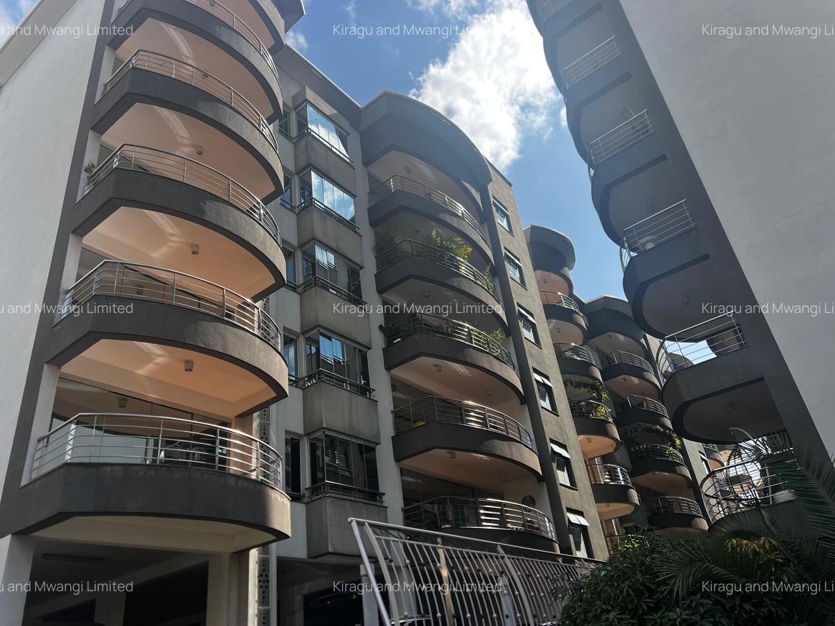 3 Bed House with En Suite at Riverside Pearl - 1