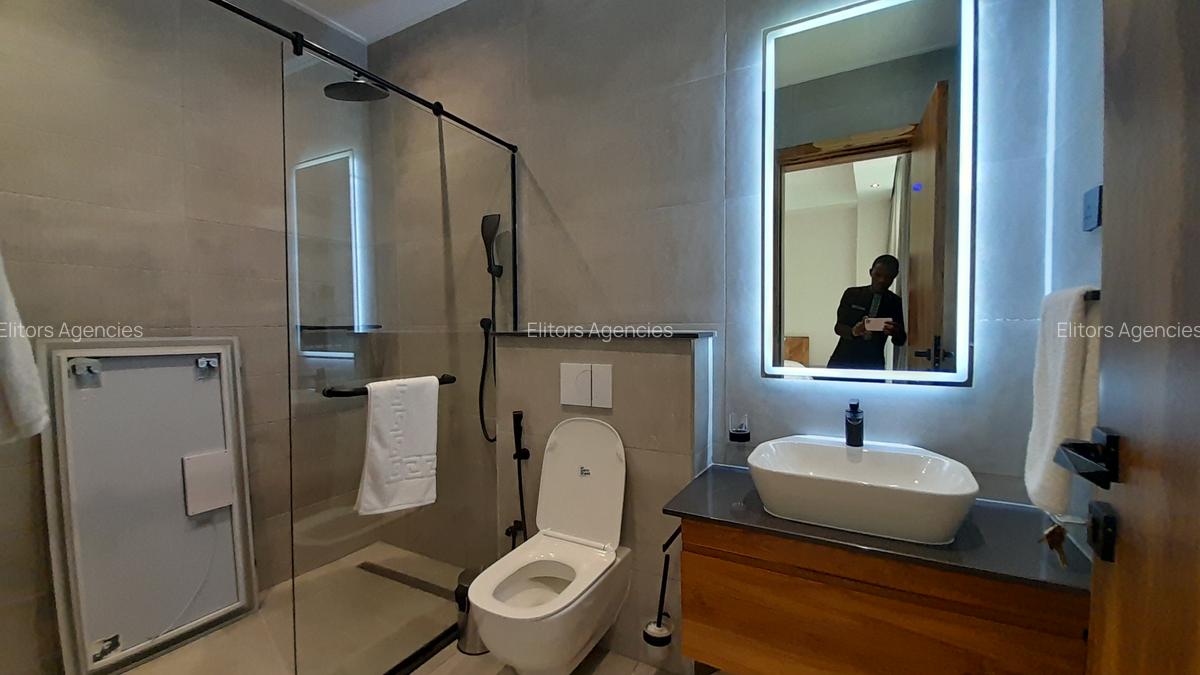 4 Bed Apartment with En Suite at Peponi Road - 16