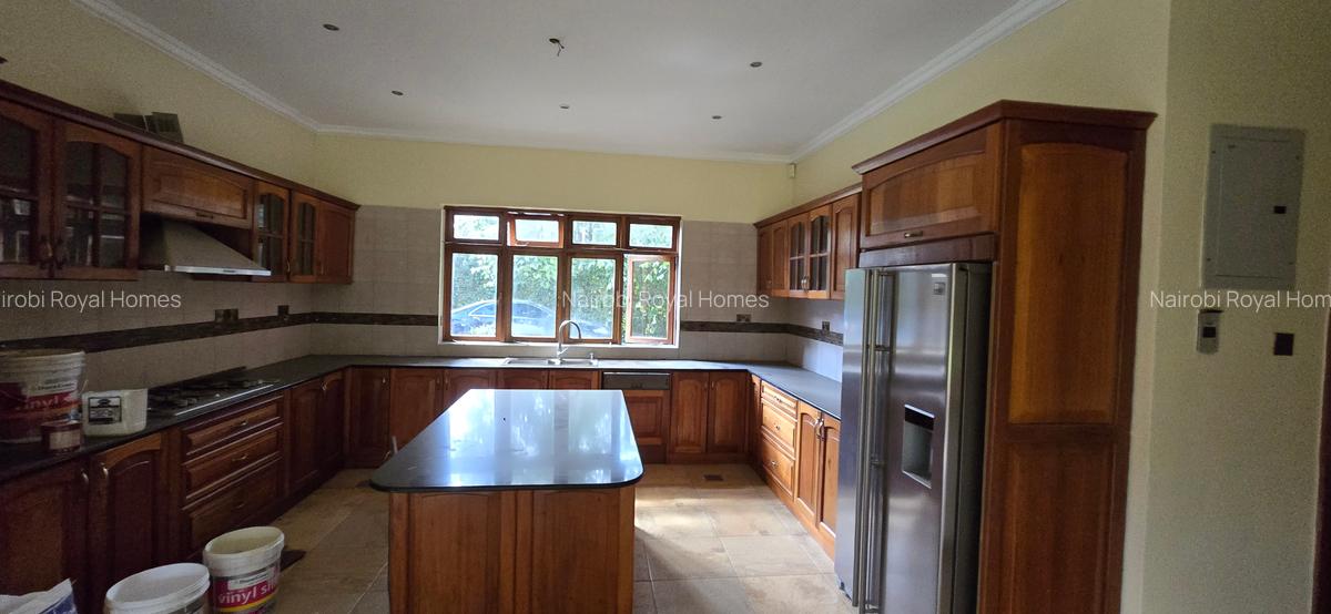 6 Bed House with En Suite at Karen Road - 5