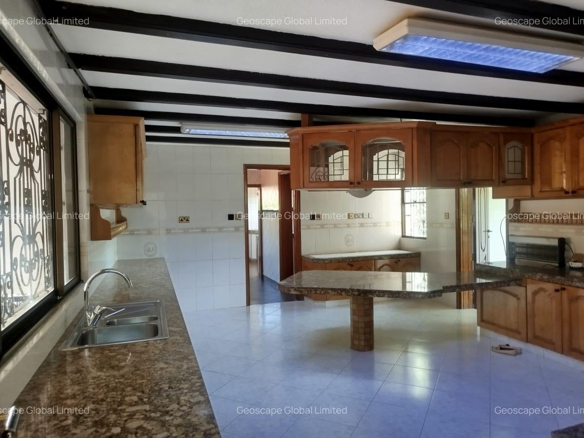 6 Bed House with En Suite in Gigiri - 12