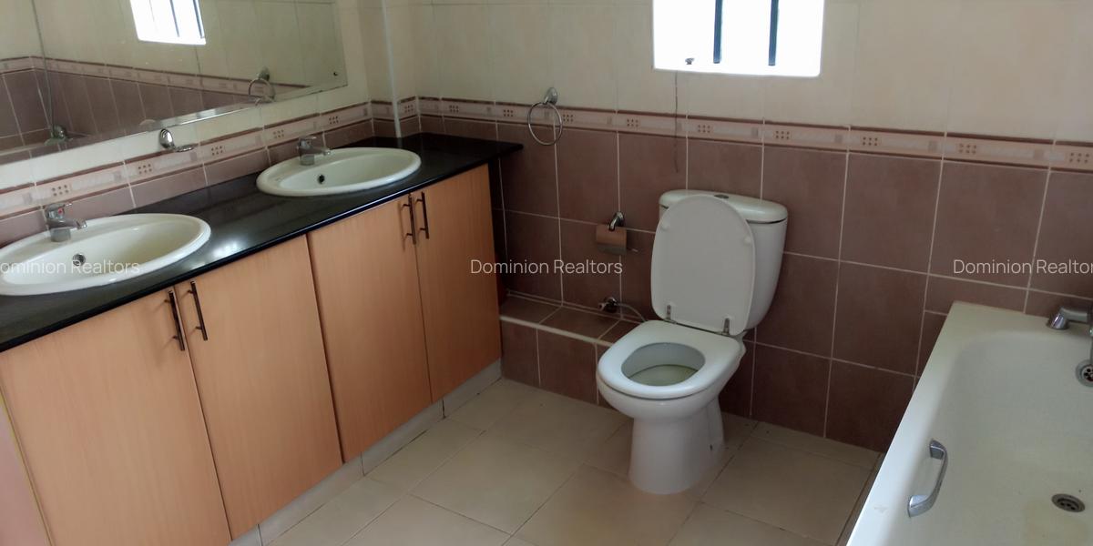 4 Bed Townhouse with En Suite at Mumwe Drive - 10