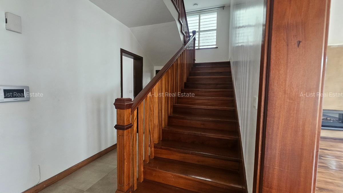 5 Bed Villa with En Suite at Amboseli Road - 6
